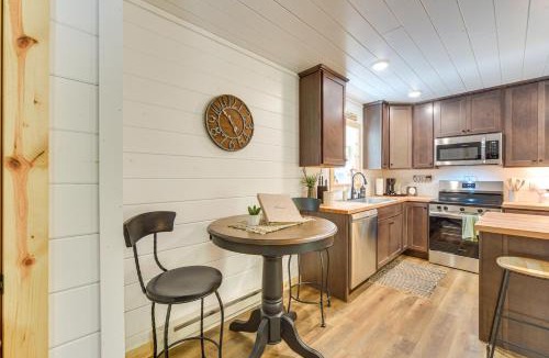 Danbury House | Lake Days, Links & Trails! Danbury Cottage