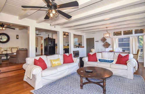 Eclectic House | Lake Front House on Quiet Cove