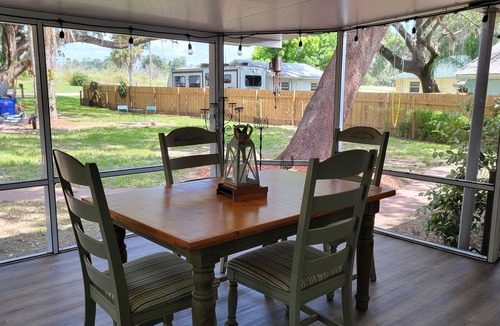Highland Cottage | Lake Front Oasis. Amazing Sunsets-12 min from Sebring Raceway