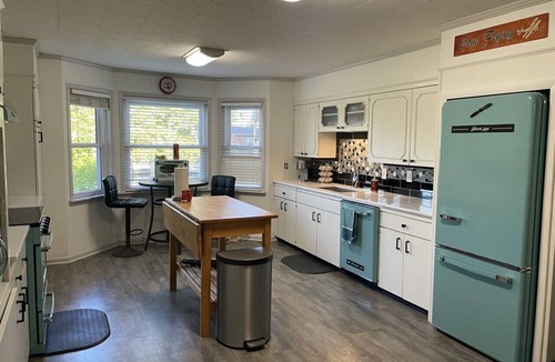 Rockwell House | Lake Hamilton boating, fishing, swimming