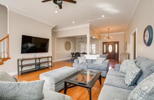 Fair Play House | Lake Hartwell Getaway w/Private Dock + Fire Pit!