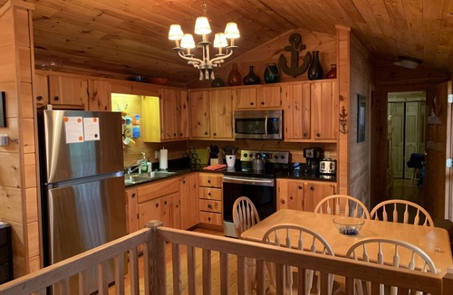 Fair Play Cabin | Lake Hartwell Lakefront Cabin w/Private Dock | 4BR/4BA Family Getaway