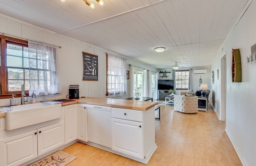 Reed Creek House | Lake Haven on Lake Hartwell: Home w/Hot Tub!