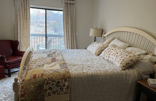 Seneca House | Lake Keowee: Lake front 7 mi from Clemson stadium