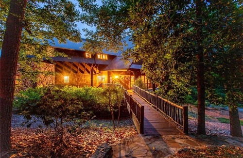 Gainesville House | Lake Lanier Castle/Your own Private Resort