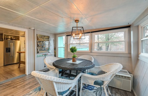 Penrod Cabin | Lake Malone Cabin Getaway! Dock, Fire Pit, Grill