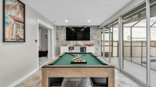 Winter Haven House | Lake, Pool, HotTub, Game Room, 8 Beds, Sleeps 17