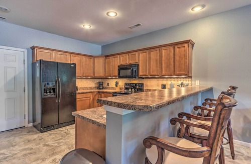Camdenton Condo | Lake & Poolside Fun! Water-View Camdenton Condo