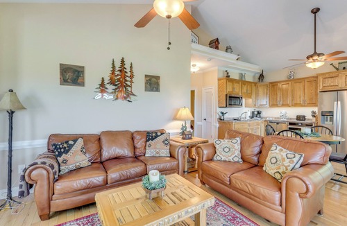 Hiawassee Condo | Lake-View Condo with Covered Deck in Hiawassee!