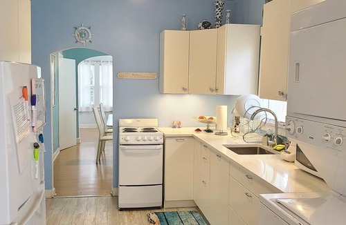 Mango Groves Cottage | Lake Worth Beach Paradise Cove Cottage - 2-1 Bedroom