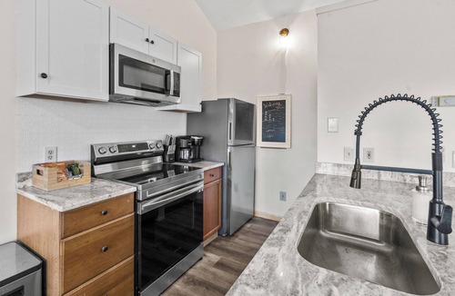 Seneca Condo | Lakefront 2-bedroom 2 bath condo , 1 of 3 condos available. Unit 963