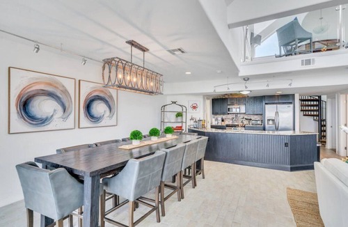 West End House | Lakefront 3BR townhouse with marina views & 2 balconies. 15 mins to FQ & Superdome.