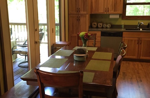 Cub Run House | Lakefront 4BR/2BA Cabin - Sleeps 10 -> Pets Stay Free <-