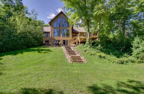 Brainerd House | Lakefront Brainerd Cabin w/Fireplace!