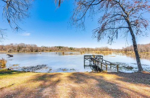 Fowlstown House | Lakefront Cabin in Brinson: ‘Behind the Moon’