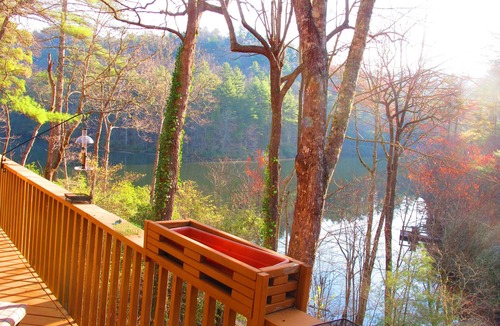 Sapphire House | Lakefront cabin in mountains, 1 mi away from skiing/tubing!
