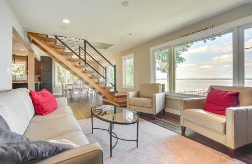Lake Wissota House | Lakefront Chippewa Falls Haven w/Private Deck!