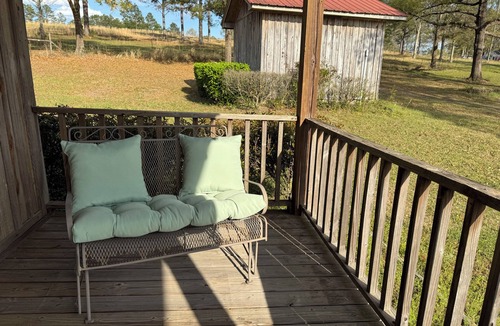 Lucedale Cabin | Lakefront country cabin near Lucedale , MS