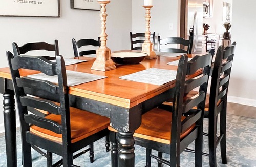 Eatonton House | Lakefront, Dock, Kayaks, Paddleboards, Pool,Hot tub and access to boat rentals!