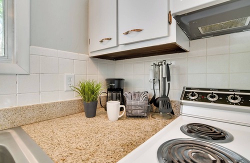 Kimberling City Cottage | Lakefront Haven: Boat Slip, Deck & Community Pool!