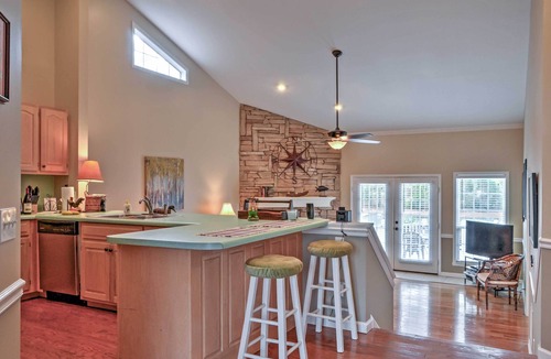 Hiawassee House | Lakefront Hiawassee Home w/Boat Dock & Hot Tub!