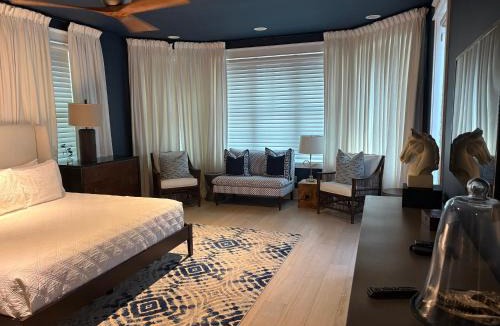 Saint Simons Island House | Lakefront home with private pool & outdoor space for entertaining