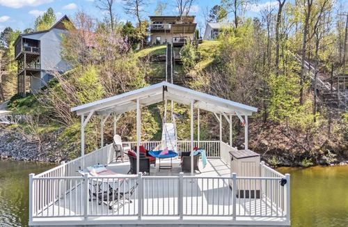 Arley House | Lakefront Home/Double Dock/Waterfall Cove