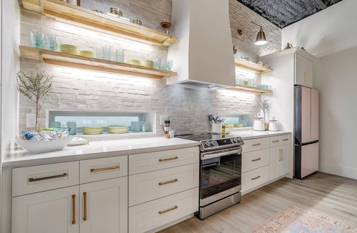 Dennis House | Lakefront · Pool · Sauna · Hot Tub · Sleeps 14