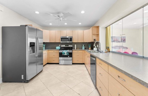 Palm Aire Village West House | Lakefront/private pool/spacious and modern house