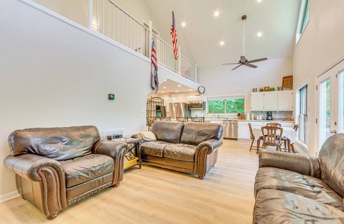 Ferndale House | Lakefront Retreat w/Multi-Level Deck & Dock!
