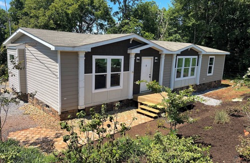 Greenback House | Lakefront Vacation Home - boat ramp and dock - 3 bedroom, 2 bath