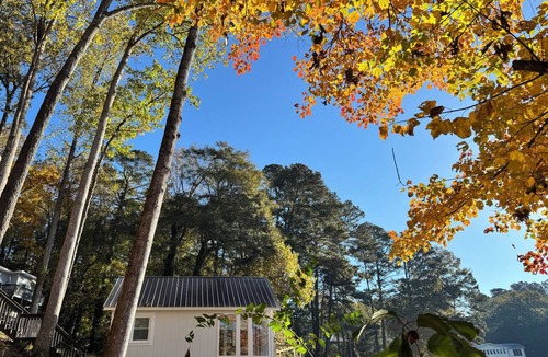 Snellville Cabin | Lakehouse getaway minutes from Stone Mountain