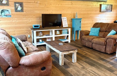 Van Buren Cabin | Lakeside Cabin at Deer Run by Stay Current River