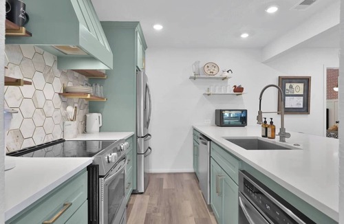 Walden on Lake Conroe House | Lakeside Getaway ☀️ Quiet Canal - Park Your Boat - 4 Bed Townhouse by EverSan Cooper Getaways