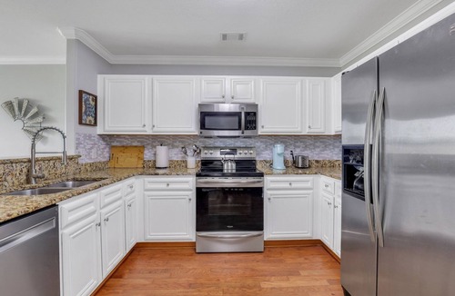 Port Wentworth House | ⭐ Lakeside Group Oasis. 19 minutes to Downtown Savannah! 10 Guest Stay. ⭐