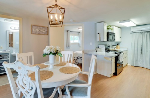 Jefferson House | 'Lakeside Haven' w/Deck & Views in Jefferson!