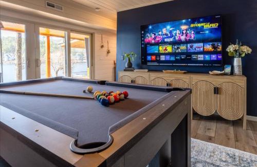 Waleska House | Lakeside Hideaway