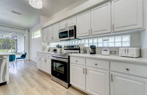 Sunset Lakes House | Lakeview Home w/Heated Pool & Game Room