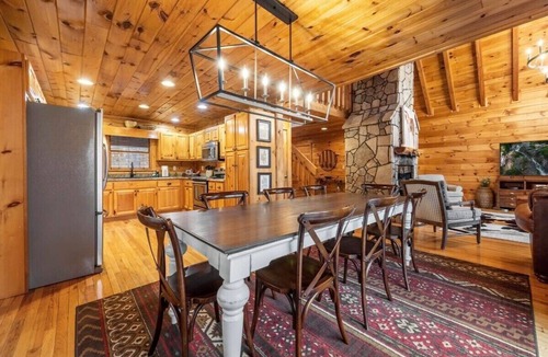 Necowa Cove Cabin | *LakeView Lodge* Views~Slp 14~Hot Tub~Game Room