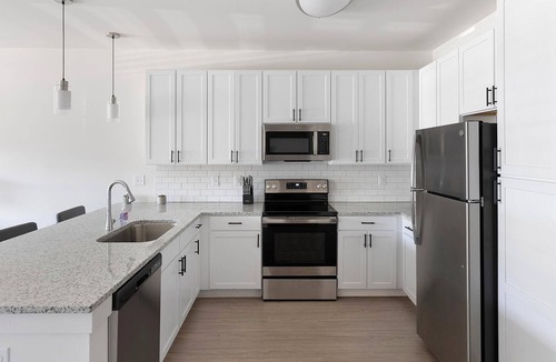 Athens Apartment | Landing | Amazing 1BD, Gym, Yoga Studio