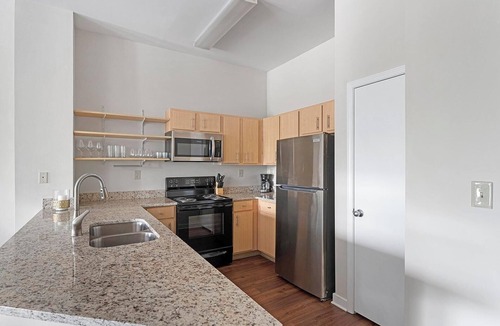 New Pathways Apartment | Landing | Amazing 1BD, Pool, Clubhouse