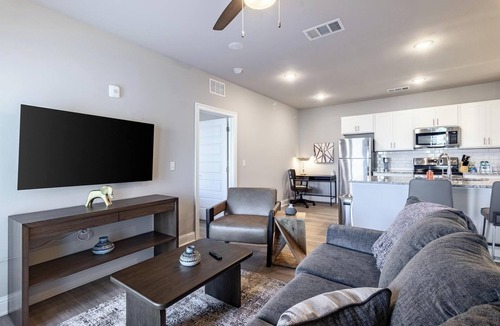 Crestview Apartment | Landing | Amazing 2BD, Gym, Game Room
