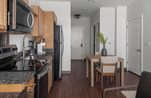 Five Points South Apartment | Landing | Amazing Studio, Pool, Gym