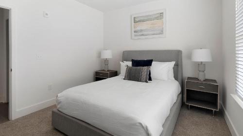 Crestline Heights Apartment | Landing Apartments - Station at Crestline