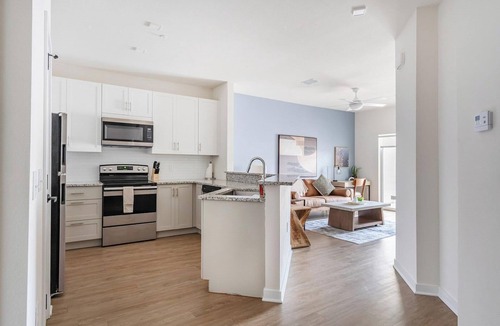 Lakeland Apartment | Landing | Beautiful 1BD, Gym, Clubhouse