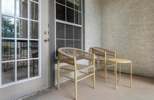 Falconhead Apartment | Landing | Beautiful 2BD in Bee Cave
