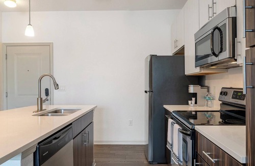 Fairvilla Apartment | Landing | Chic 1BD, Gym, Clubhouse