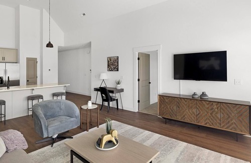 Athens Apartment | Landing | Chic 2BD, Clubhouse, Gym