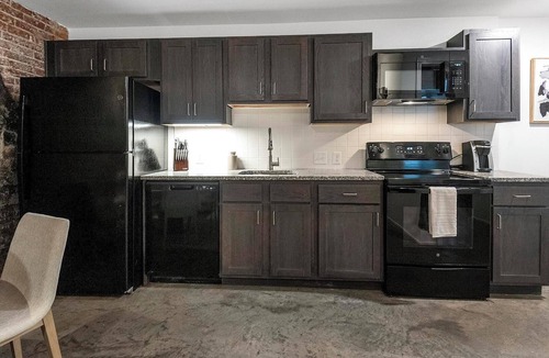 Downtown Memphis Apartment | Landing | Chic 2BD, Courtyard, Gym
