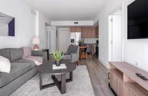 Hialeah Apartment | Landing | Incredible 2BD, Gym